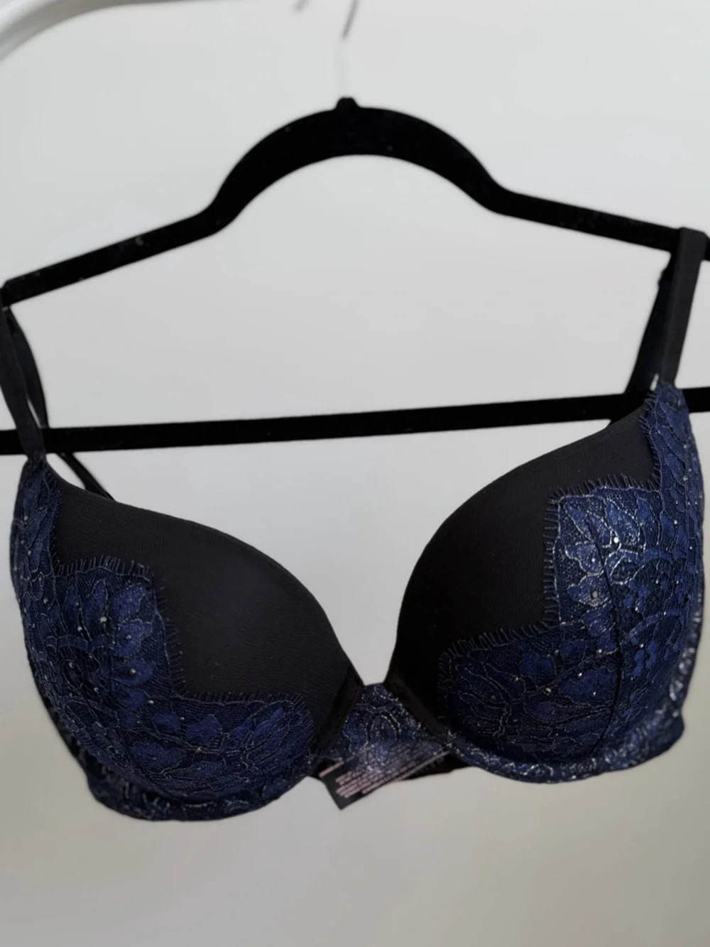 Victoria's Secret ( push up )Bra with matching Pantie - Picture 3 of 6